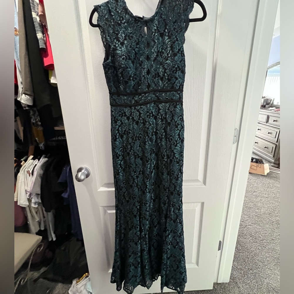 Dark green/black lacy dress